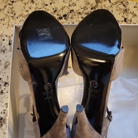 Gorgeous Giorgio Armani Dark Iron grey pumps - Picture 8 of 12